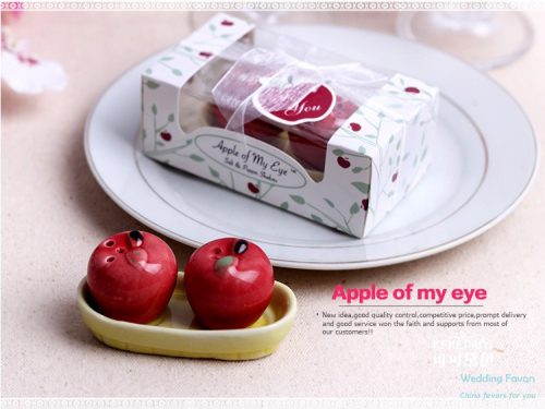 Apple Ceramic Salt and Pepper Shakersr136243